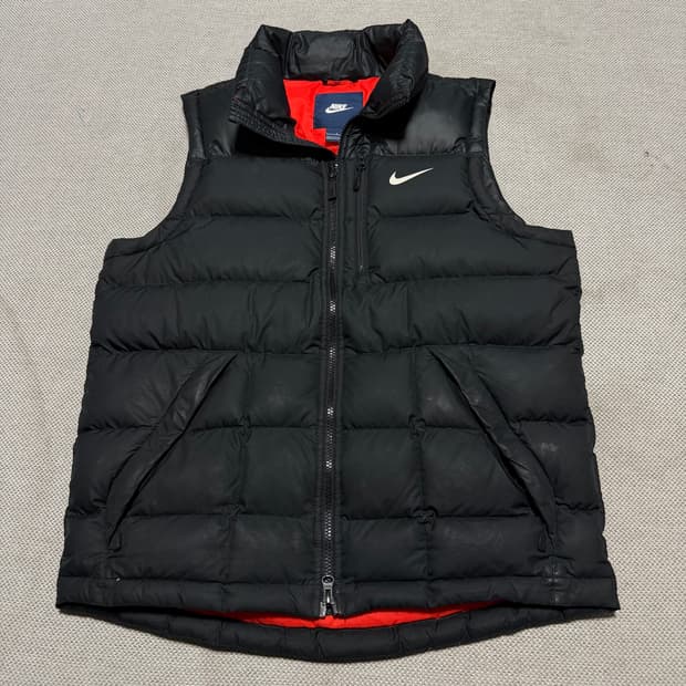 나이키 스우시 패딩조끼