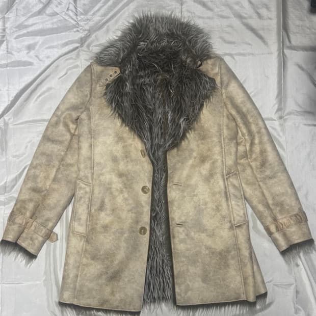 Semantic design faux fur trimming beige