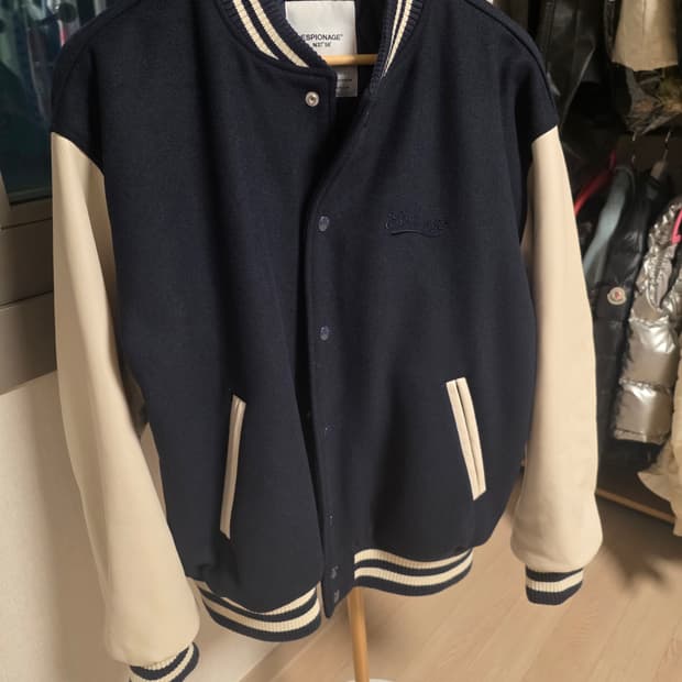 에스피오나지 바시티 L