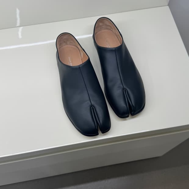 마르지엘라 타비 슬립온(43)