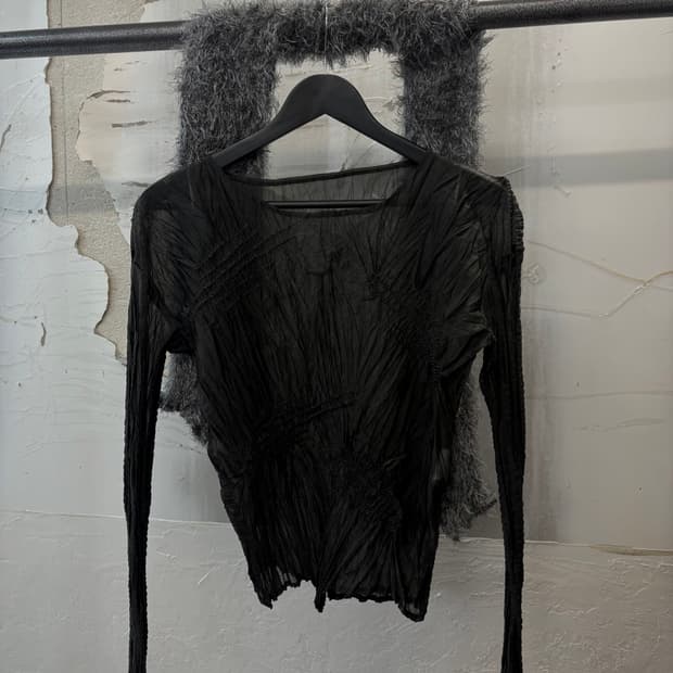 see-through pattern long sleeve