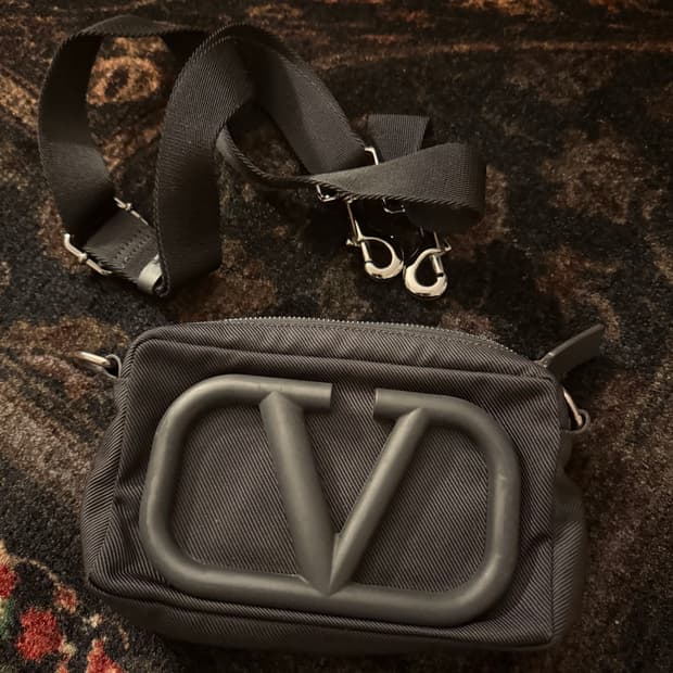 발렌티노 크로스백