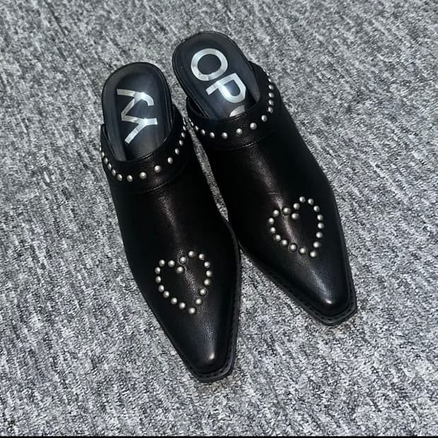 Open yy 오픈와이와이 스터드 웨스턴 뮬 HEART STUD