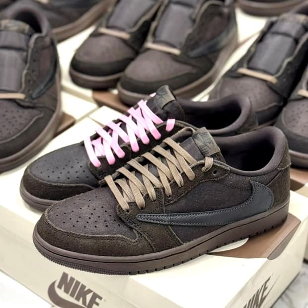 [265]트래비스 스캇 x 조던1 로우 벨벳 브라운