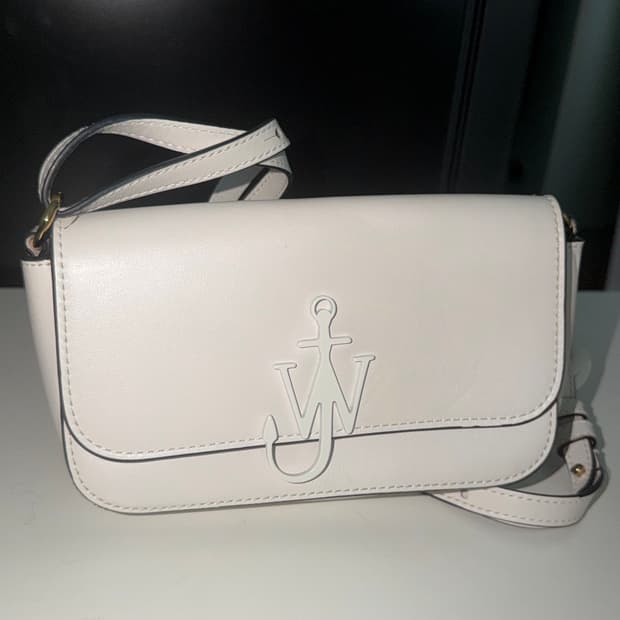 JW Anderson 숄더백 화이트