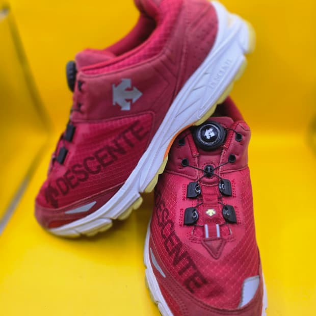 데상트 트레킹화/운동화 레드 265 (보아 다이얼)