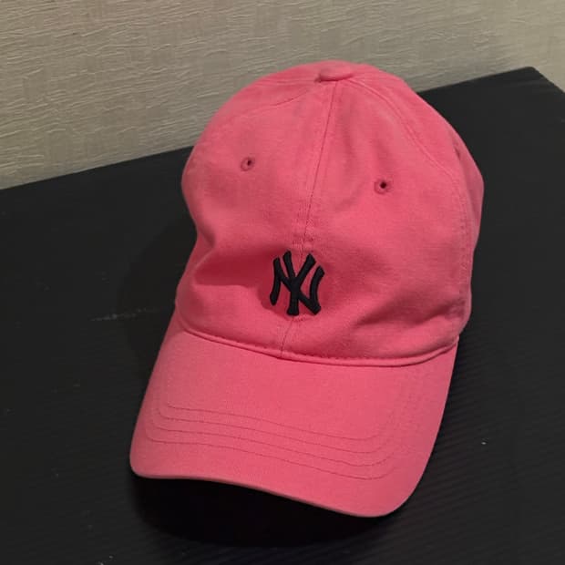 MLB 핫핑크 볼캡
