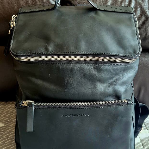 만다리나덕 소가죽 백팩