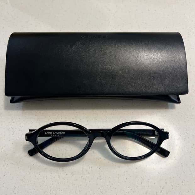 생로랑 오벌 긱시크 뿔테 SL751