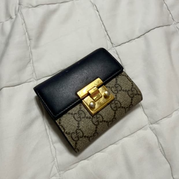 구찌 GG수프림 반지갑 블랙/베이지