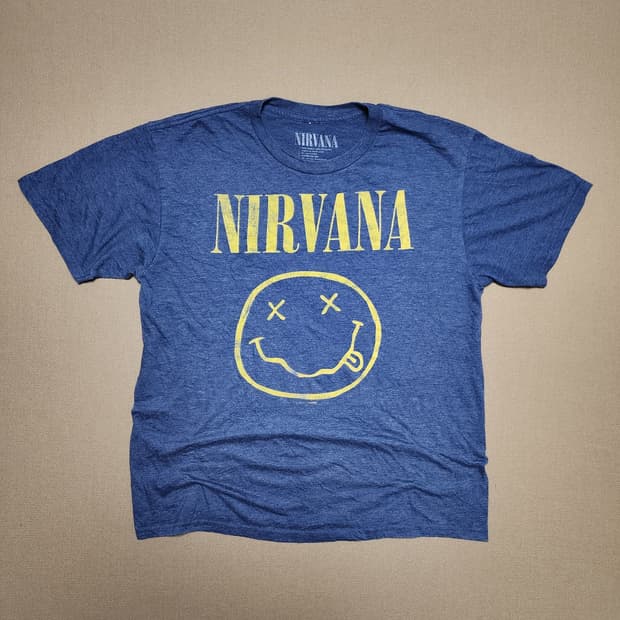 NIRVANA 스마일 로고 반팔티