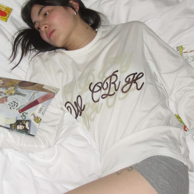 Odlyworkshop Pure Cursive Tee