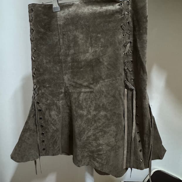 스웨이드 스커트