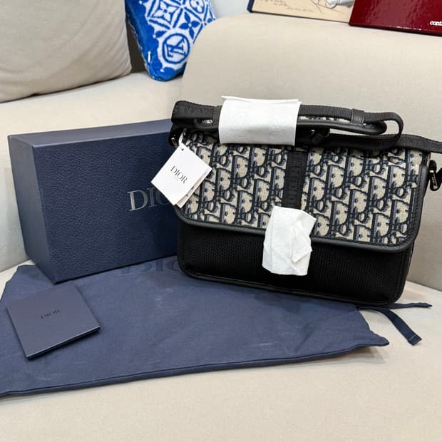 새상품 디올8 오블리크 메신저백 