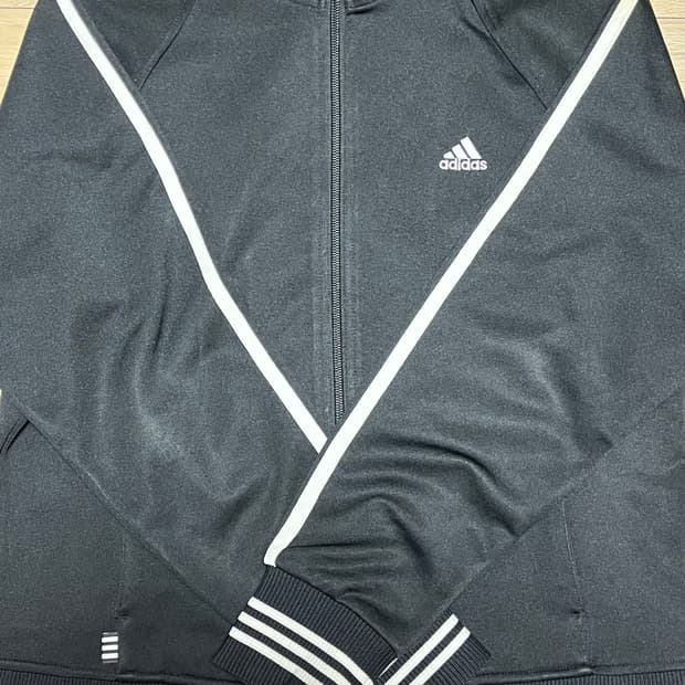 아디다스 트랙집업