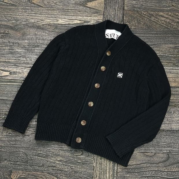 [세터] 로고 자수 파로 오버 부클 블랙 가디건 M15467