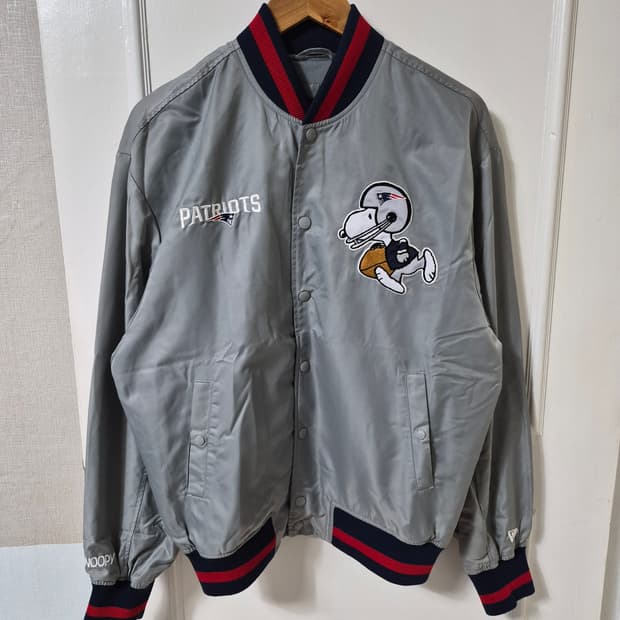 (L) 뉴에라 x 스누피 nfl 바시티 자켓
