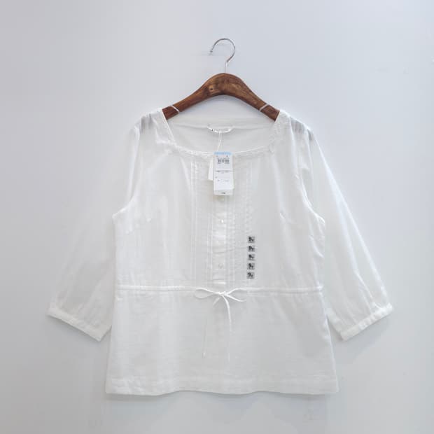 화이트 레이스 스트링 스퀘어넥 7부 블라우스