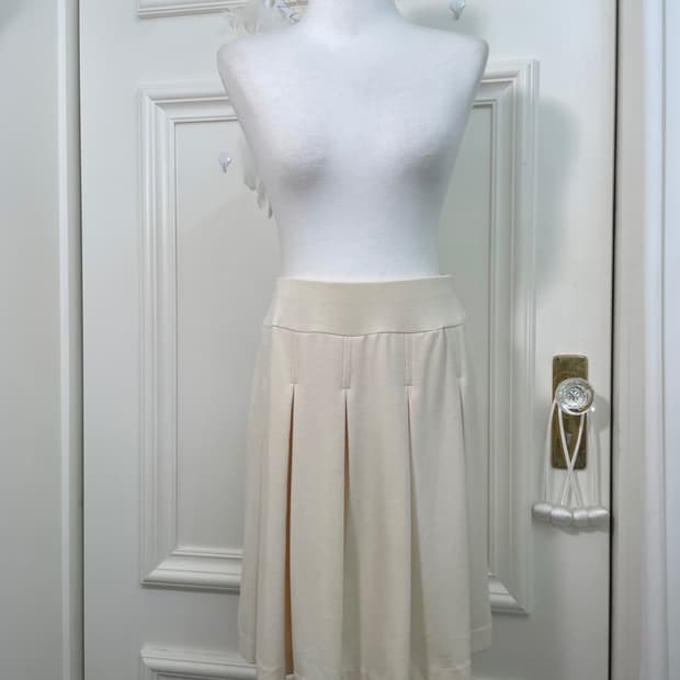 cream pleats banding midi skirt(size-M)