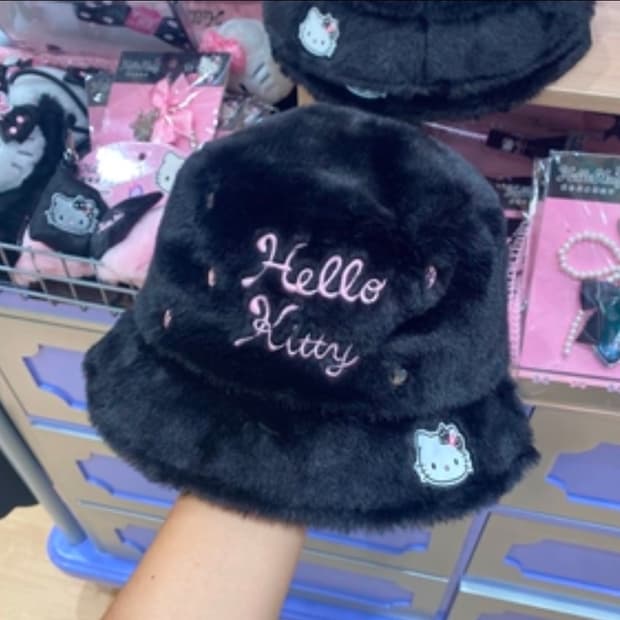 미니소 헬로키티 모자 블랙