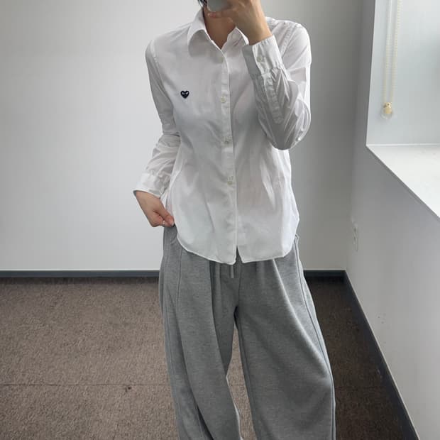 Comme des garcons 꼼데가르송 스몰 로고 화이트 셔츠