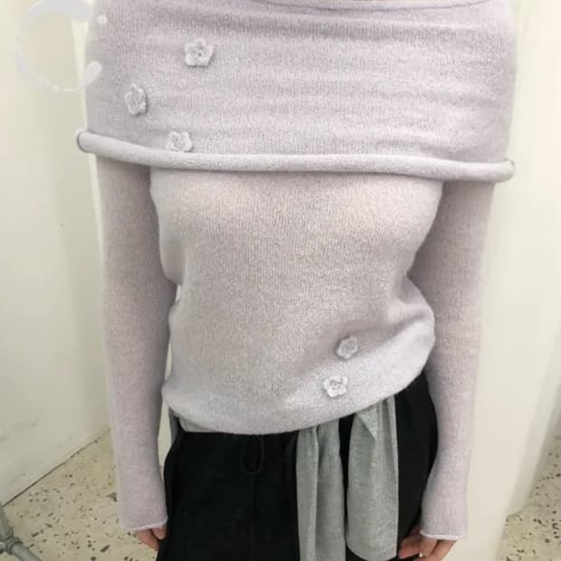 연보라 꽃 오픈숄더 