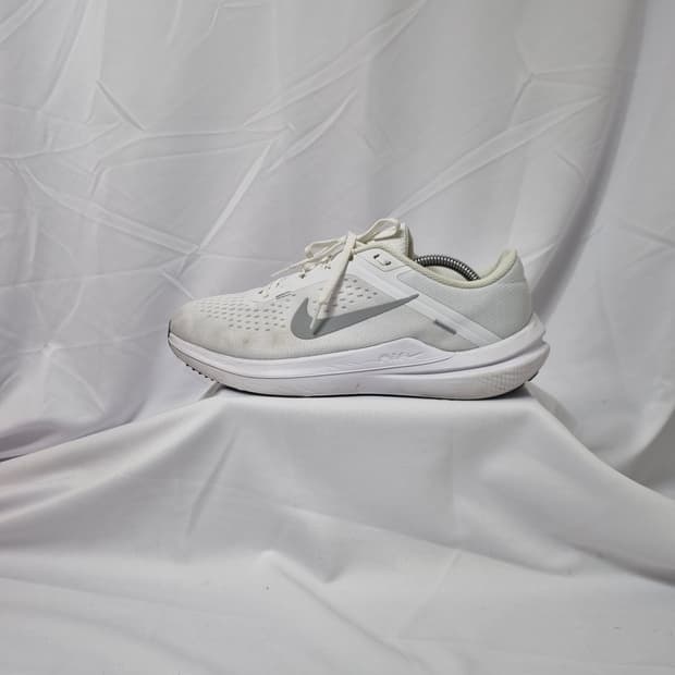 280 나이키 윈플로 10 스니커즈