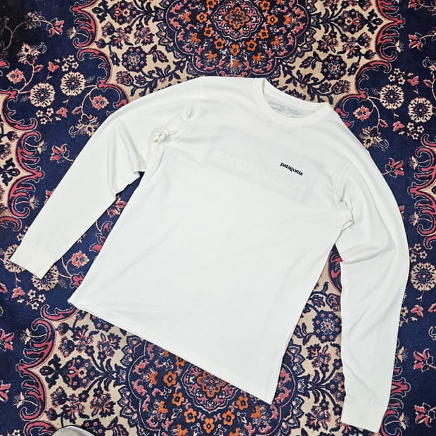 파타고니아 시그니쳐로고 롱슬리브 라운드 티셔츠