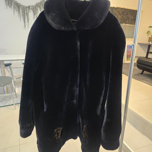 블랙 페이크퍼 밍크코트