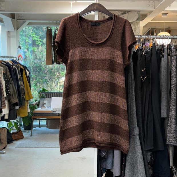 And a 스트라이프 니트