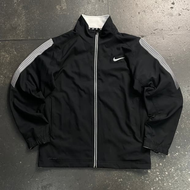 100 나이키 드라이핏 바람막이 