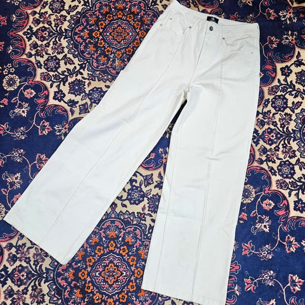 컨버스(Converse) 세미와이드 화이트 데님팬츠 27size