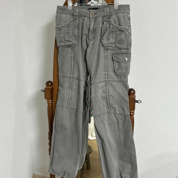 그레이 본디지 카고 팬츠