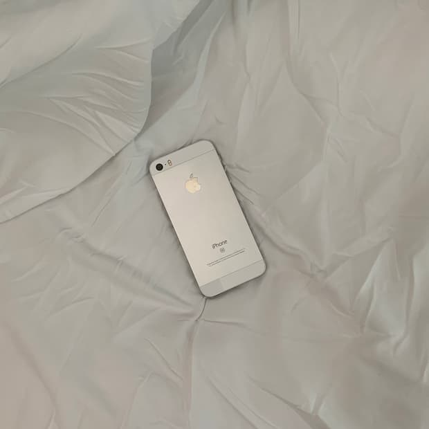 아이폰 SE1 실버 64GB