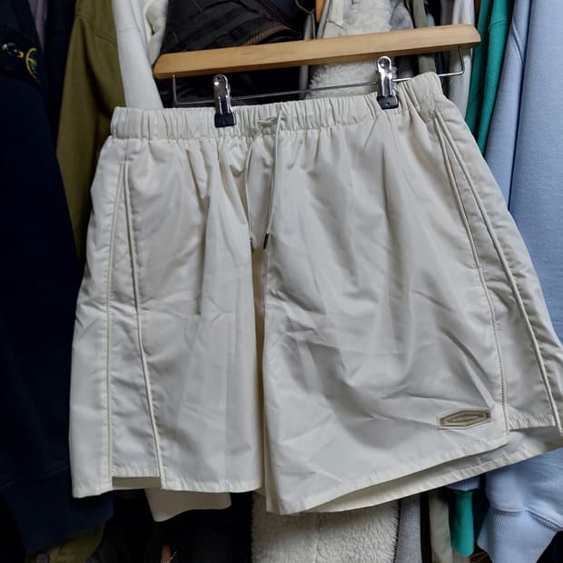 우영미 아이보리 반바지 스윔쇼츠 새제품 46 밴딩