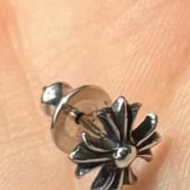 크롬하츠ch스터드이어링 삽니다