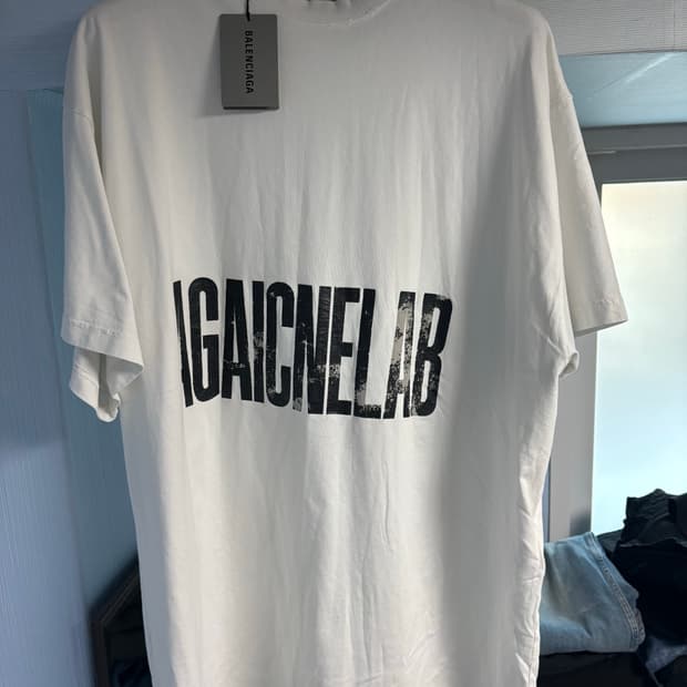 발렌시아가 리버스로고 오버사이즈 티셔츠 화이트 3사이즈 새상품