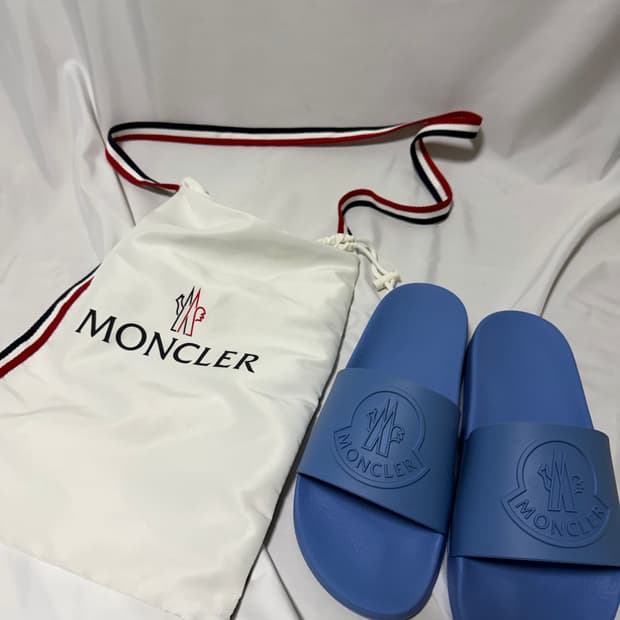 몽클레르 슬리퍼