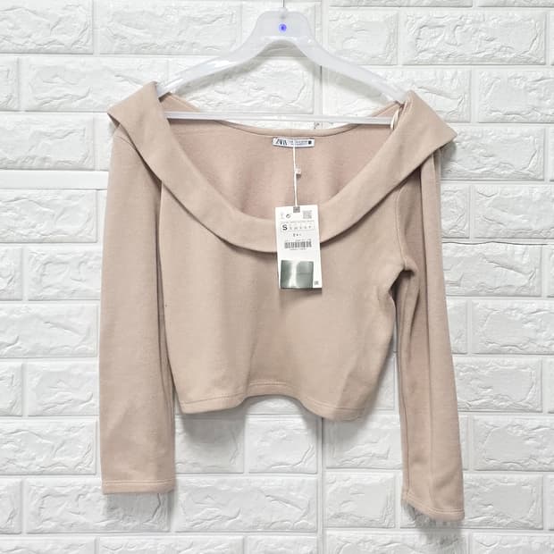 택포_ 자라 오프숄더 크롭 니트 S 베이지 새상품