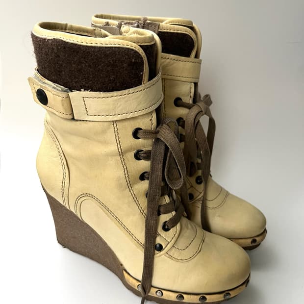 Vintage wedge boots