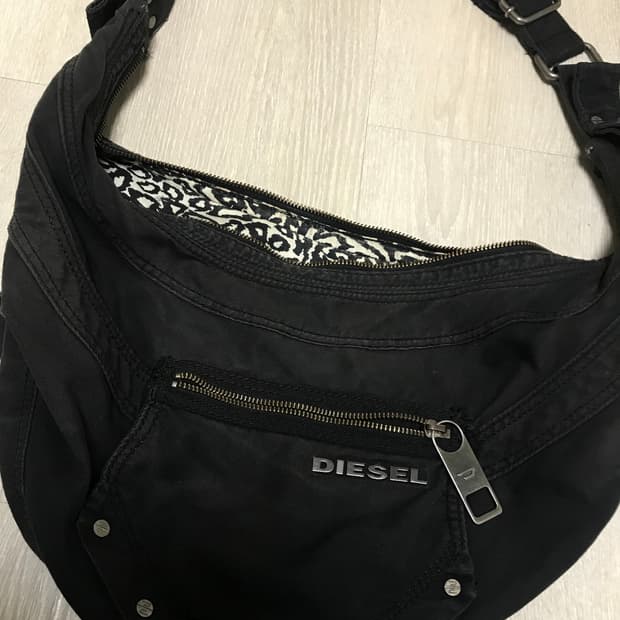 디젤아카이브 크로스백 블랙 