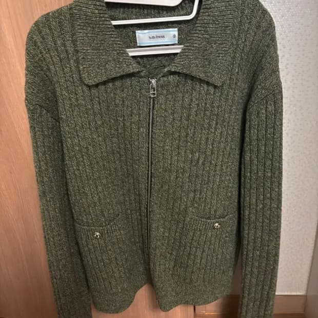 웨이비니스 카라 니트집업 