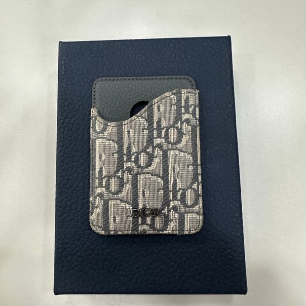 디올 오블리크 마그네틱 맥세이프 카드지갑