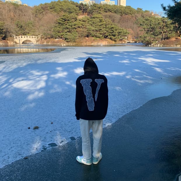 브이론 팝스모크 로즈후드