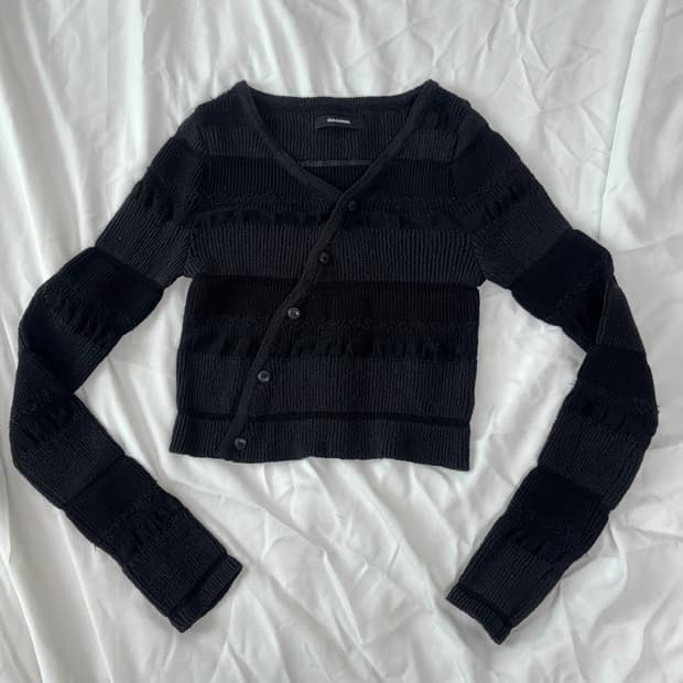 다이애그널(DIAGONAL) BUTTON KNIT (black)