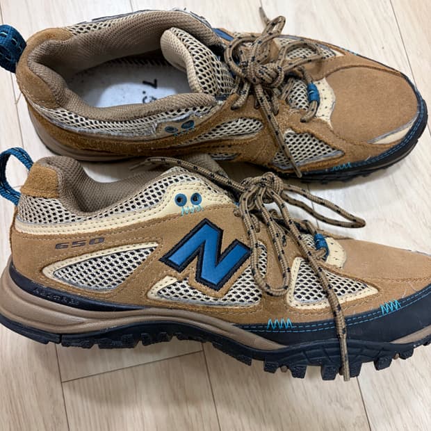 뉴발란스 미국판 650 새상품급 트레킹화 245