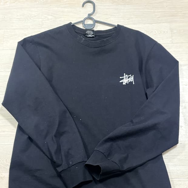 스투시 롱슬리브 블랙m사이즈 판매합니다