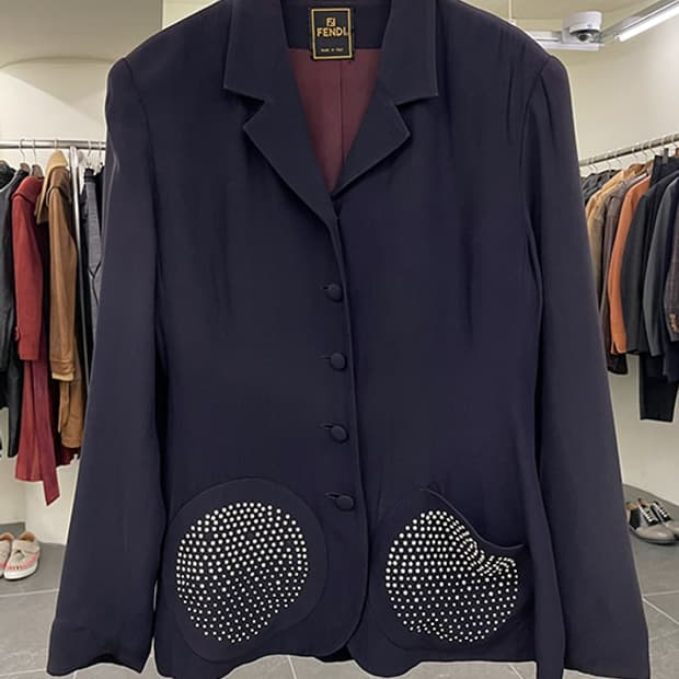FENDI_ made in ITALY (L)