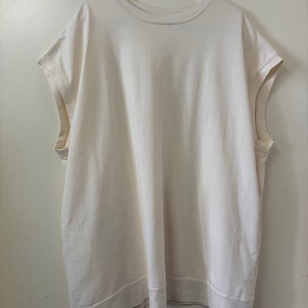 Nest robe sleeveless sweat