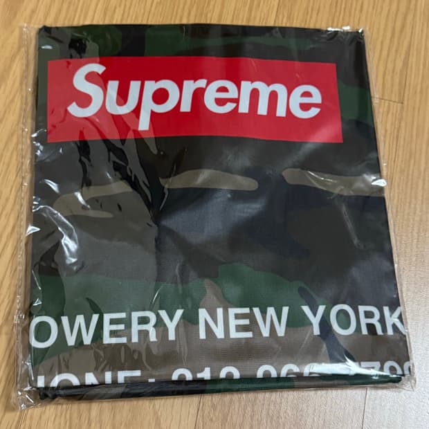 슈프림 25fw 프리기프트